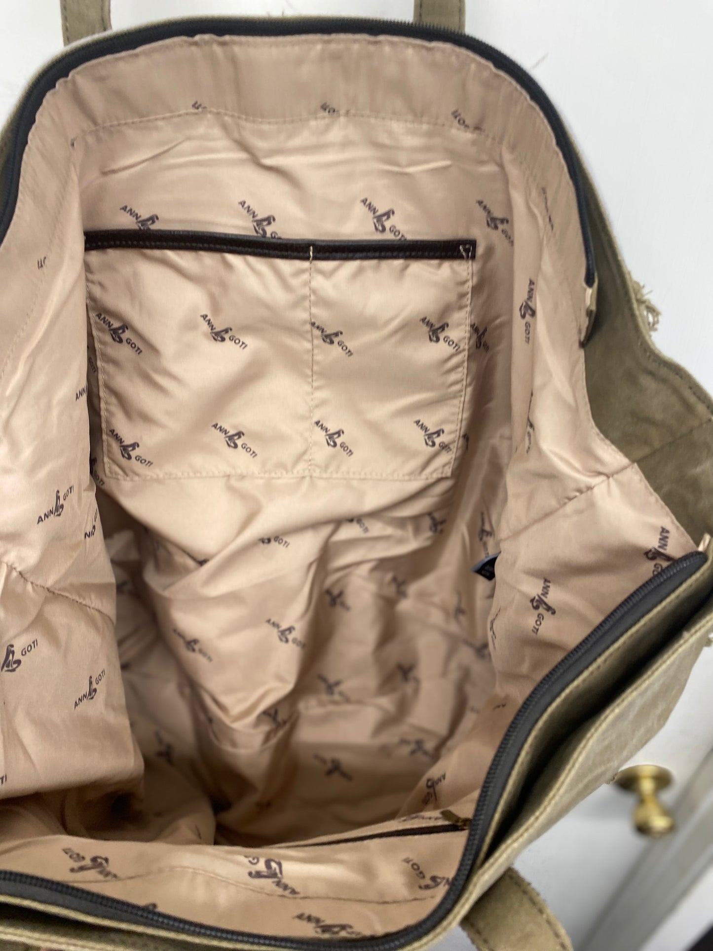 Angotti Ultimate Tote Bag - Gun Slinger