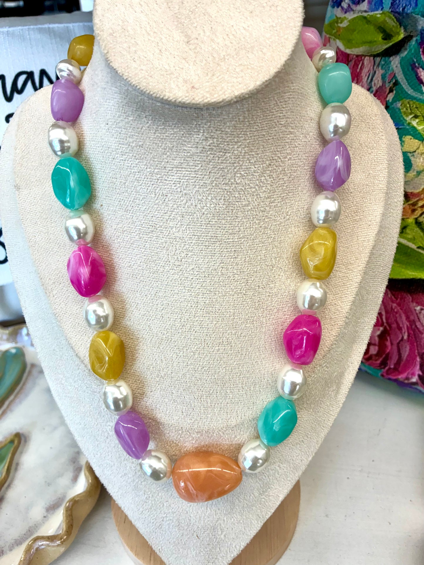 Pastel Multicolored Beaded Necklace with Pearls