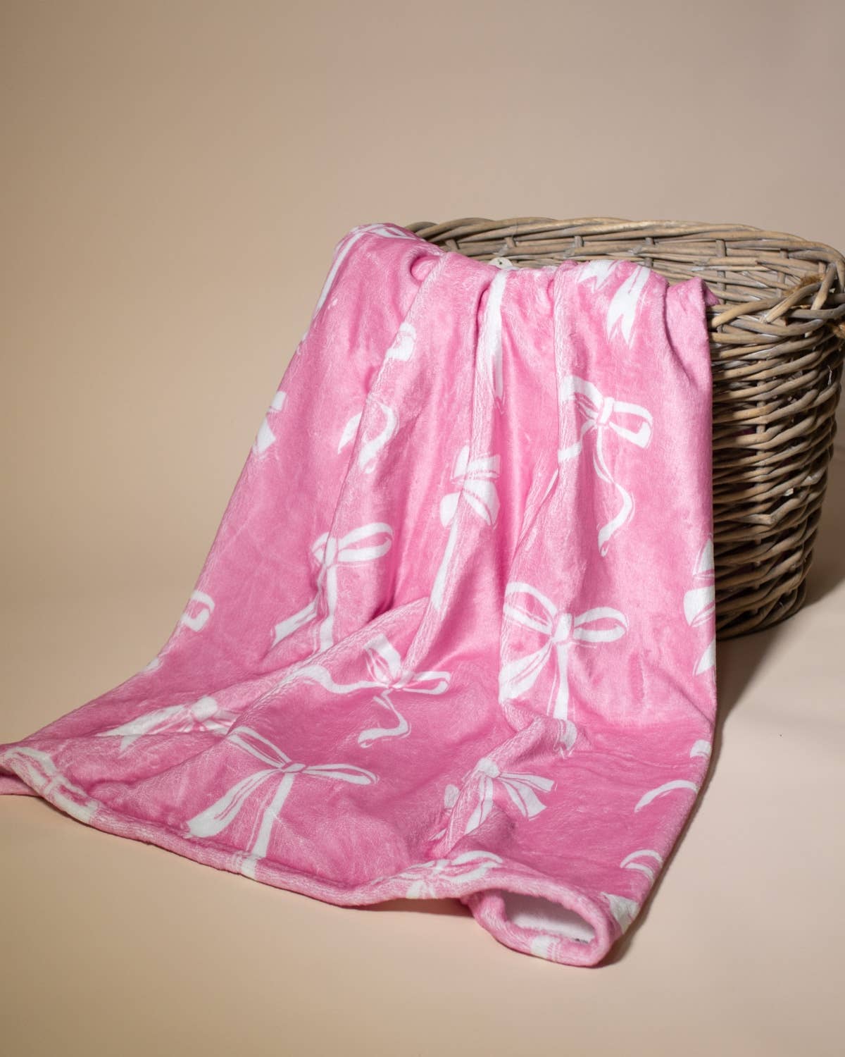 Hannah Bow Throw   Pink   50x60