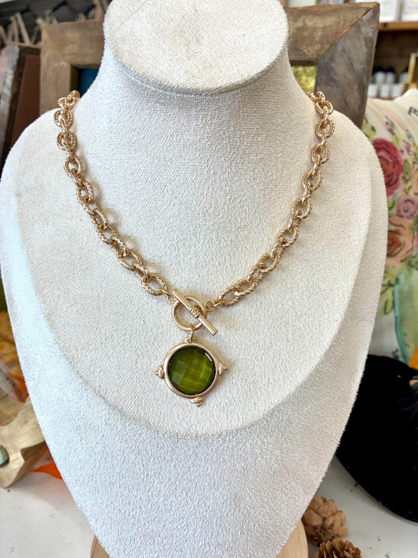 Chunky Chain Gold Necklace with Green Glass Stone