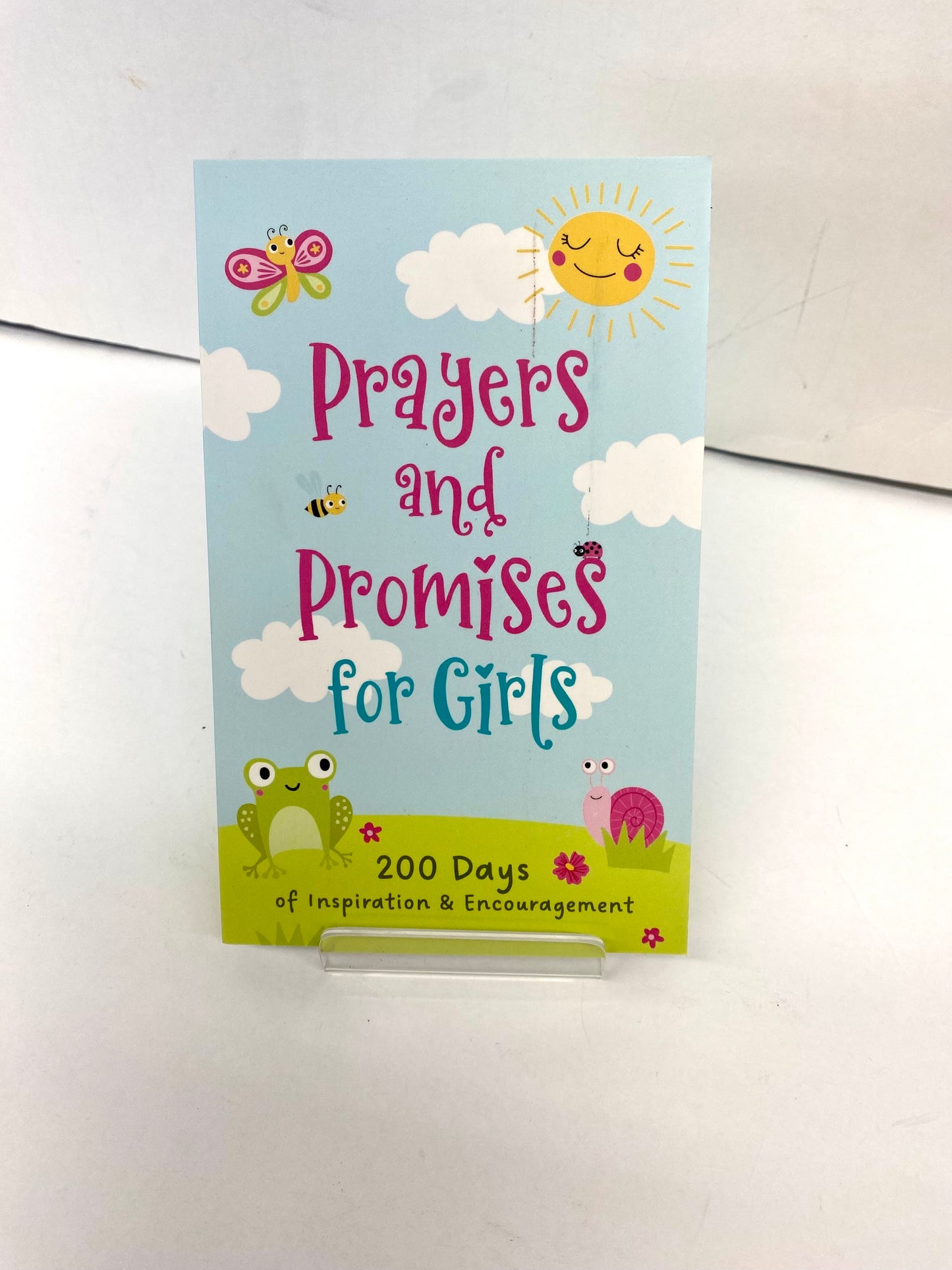 Prayers and Promises for Girls / 200 Days of Inspiration & Encouragement