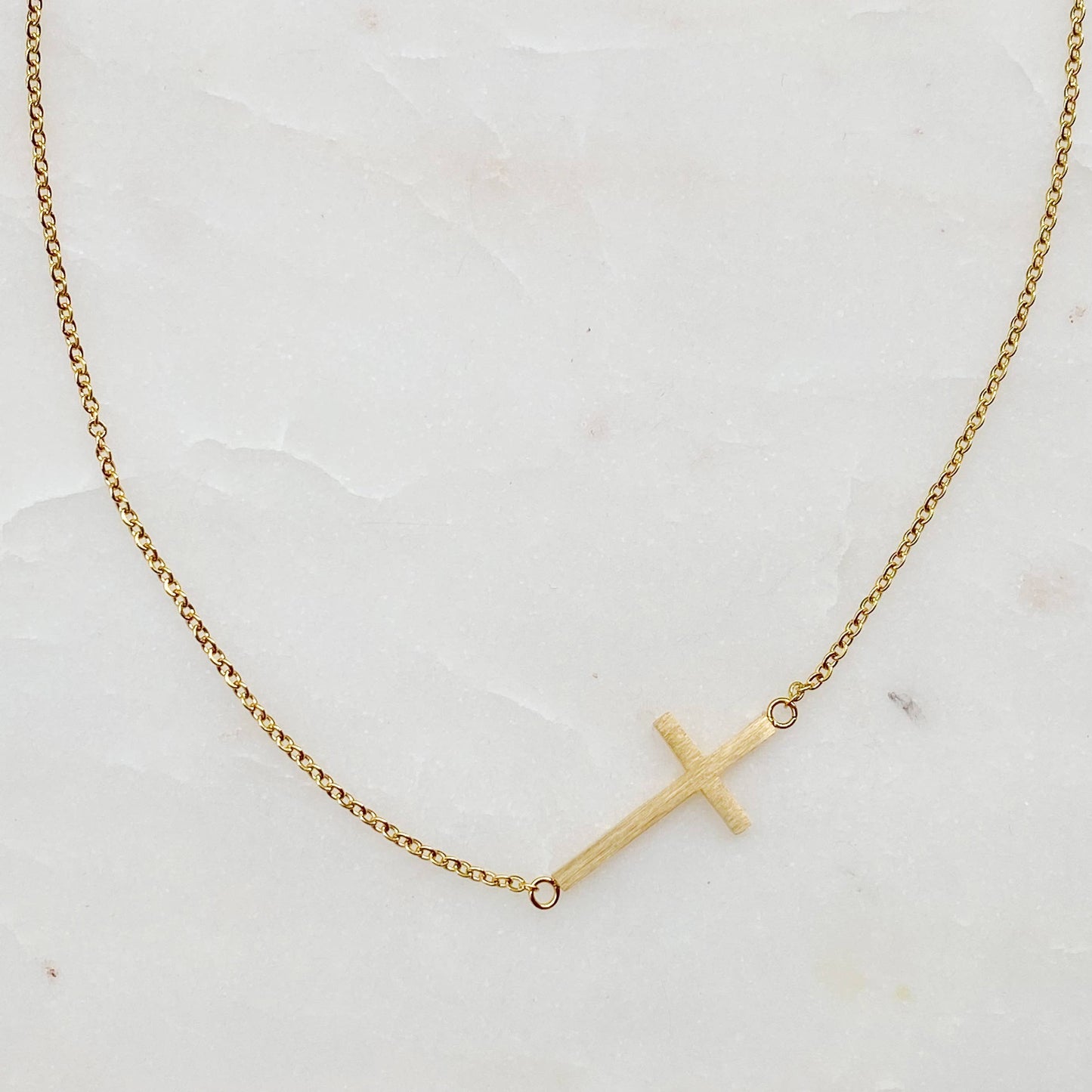 Kayla Cross Necklace: Gold