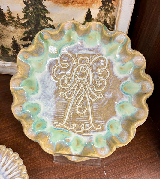 Scalloped Round Angel Dish Tab Boren Pottery