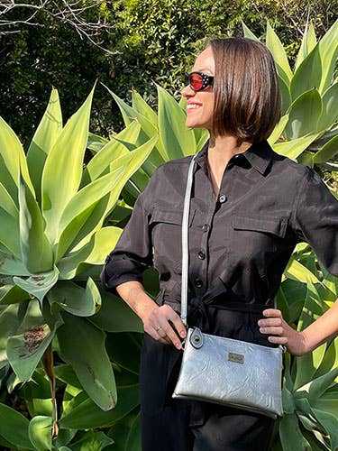 Liz Soto Ella 3311 cross-body and wristlet: Lt. Pewter / Cross body