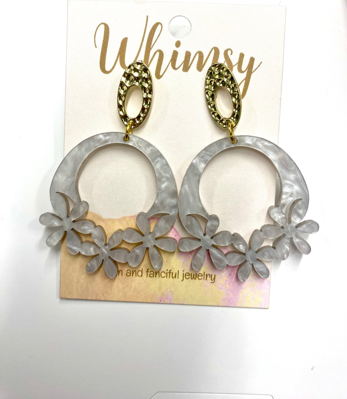 Pearl Color Daisy & Gold Earrings