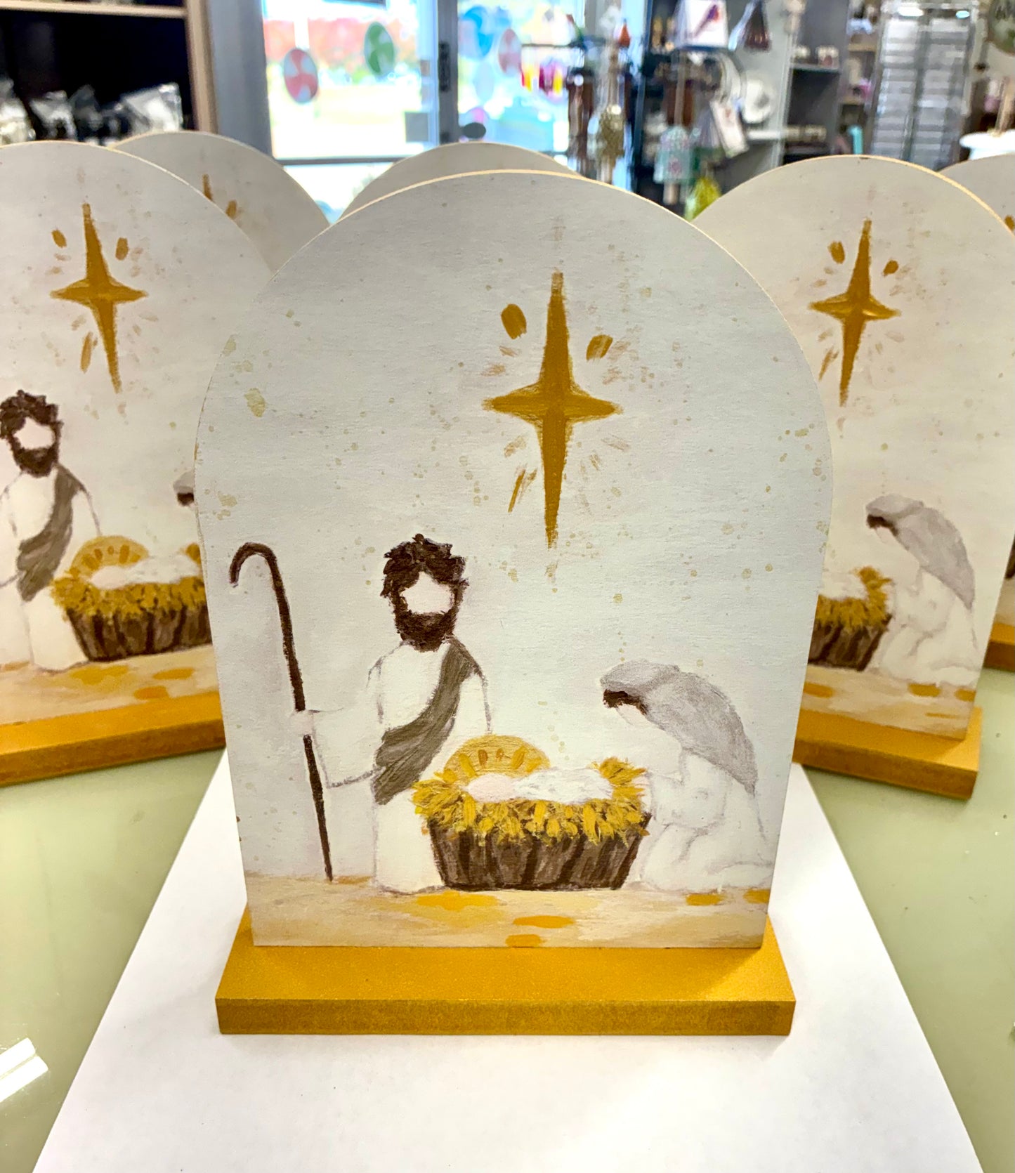 Arched Neutral Nativity Table Decor