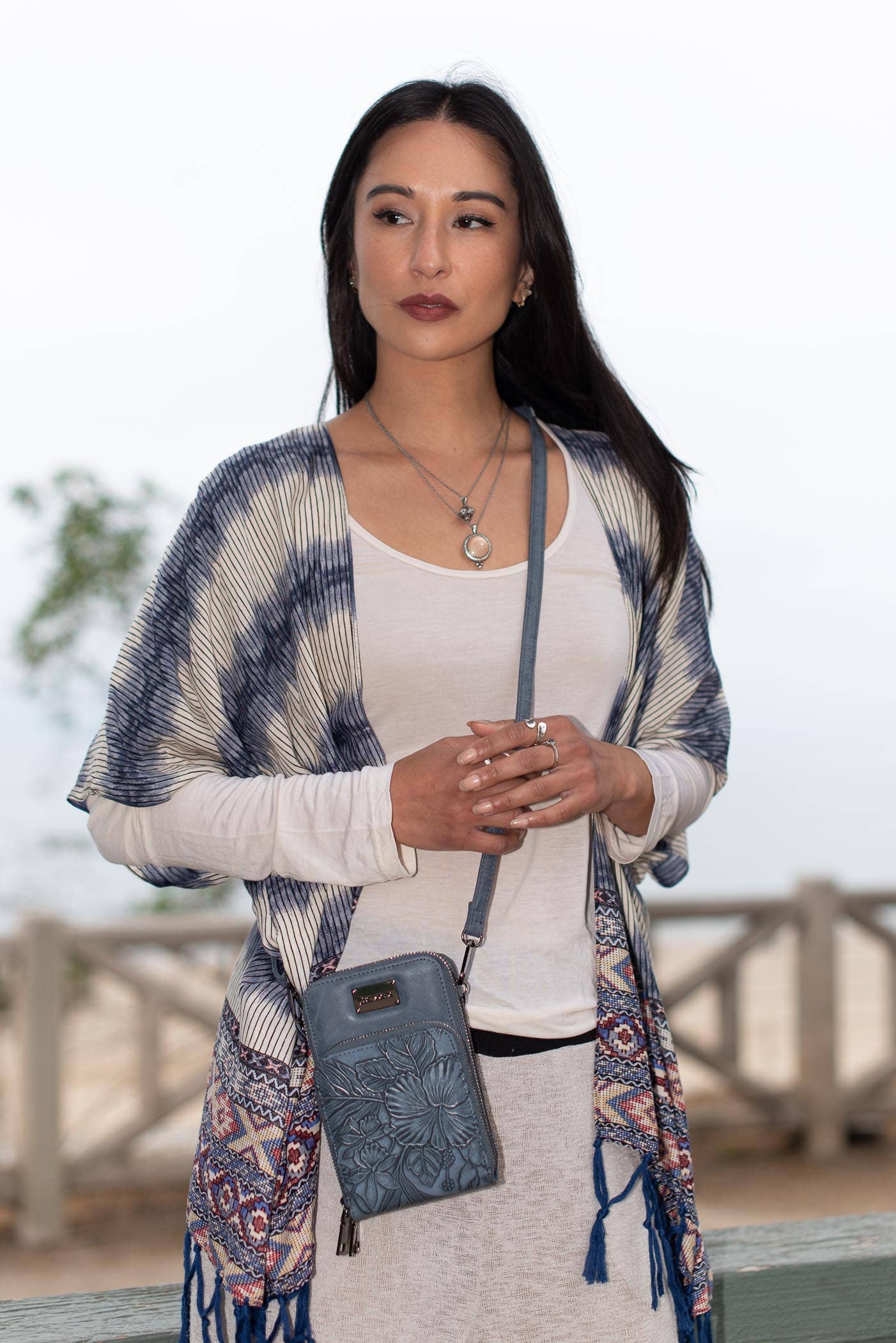 Gina 3313 small cross body: Bone - Liz Soto