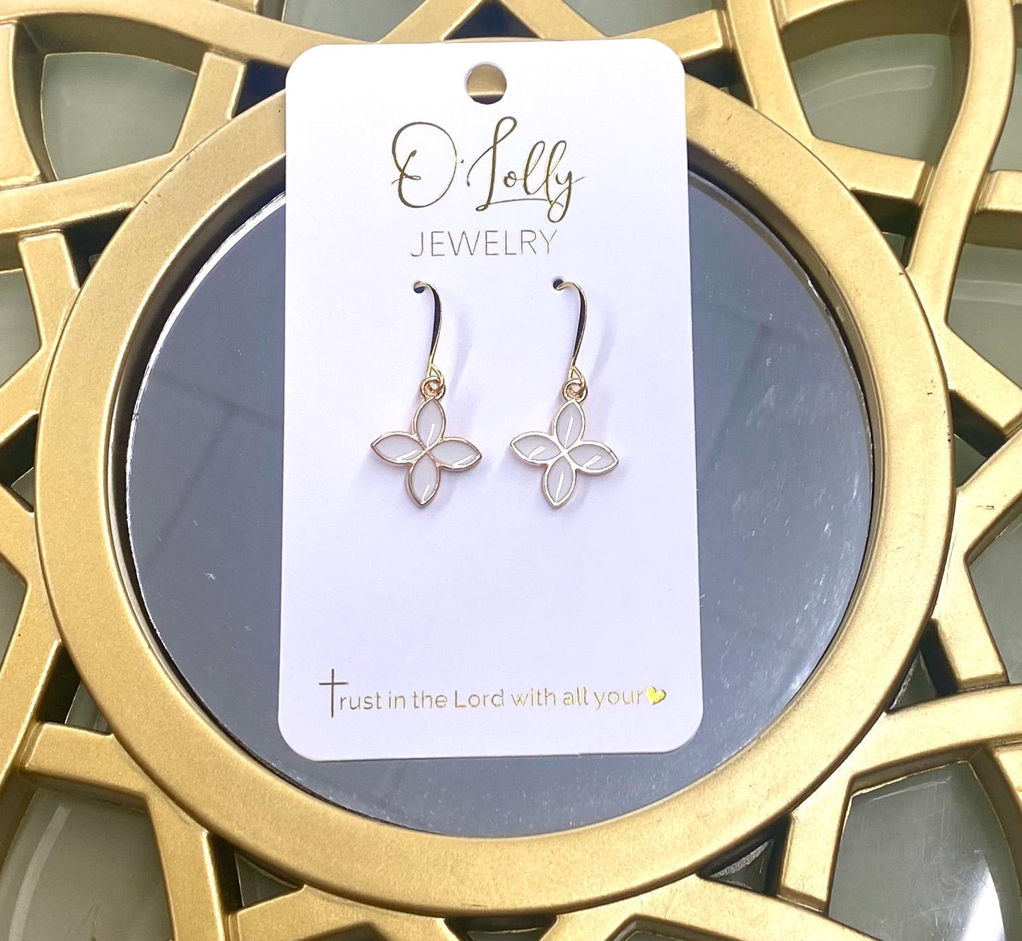 O’Lolly Small Simple White Clover Earrings