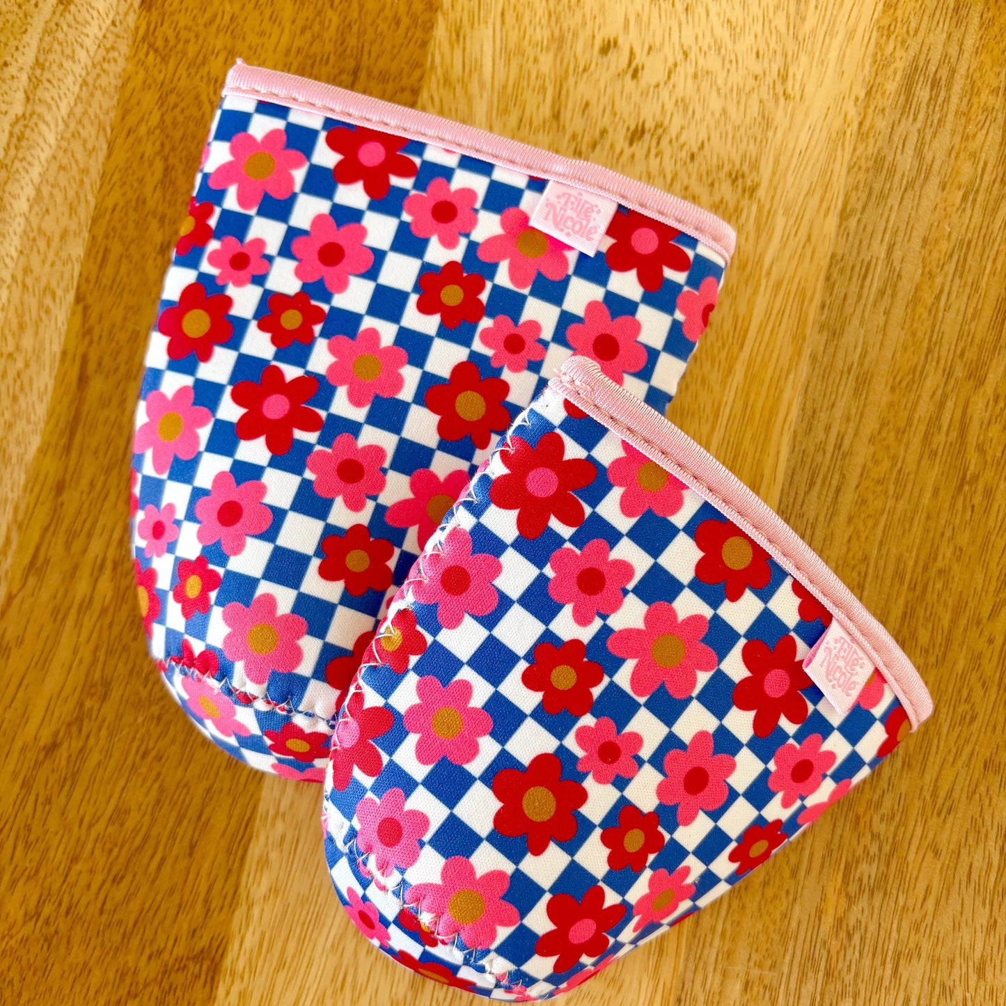 Coffee Cup Cover - Retro Bold Check - Iced Drink Sleeve: Large / 24oz