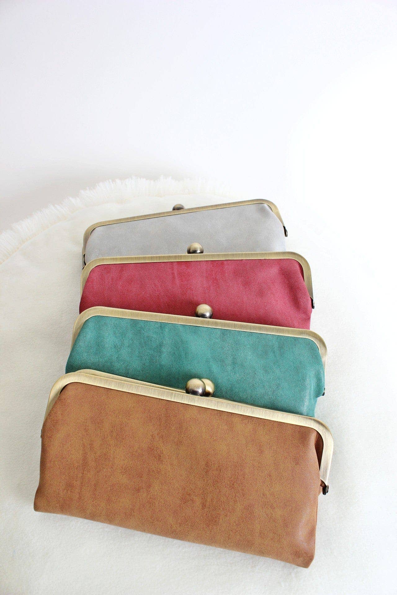 Karen Kiss Lock Clutch Bag: Mutiple Colors