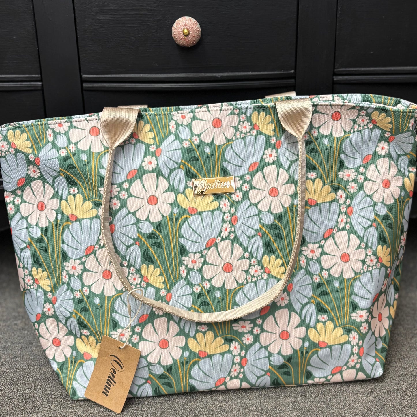 Fresh & Compact Wild Daisy Tote Bag for Effortless Everyday Style