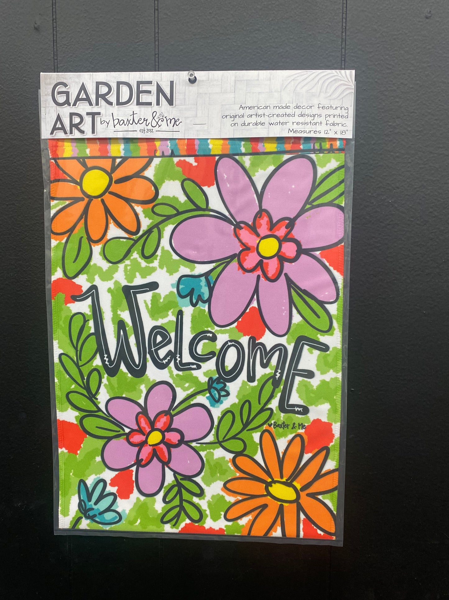 Welcome Daisy Garden Flag / Baxter & Me