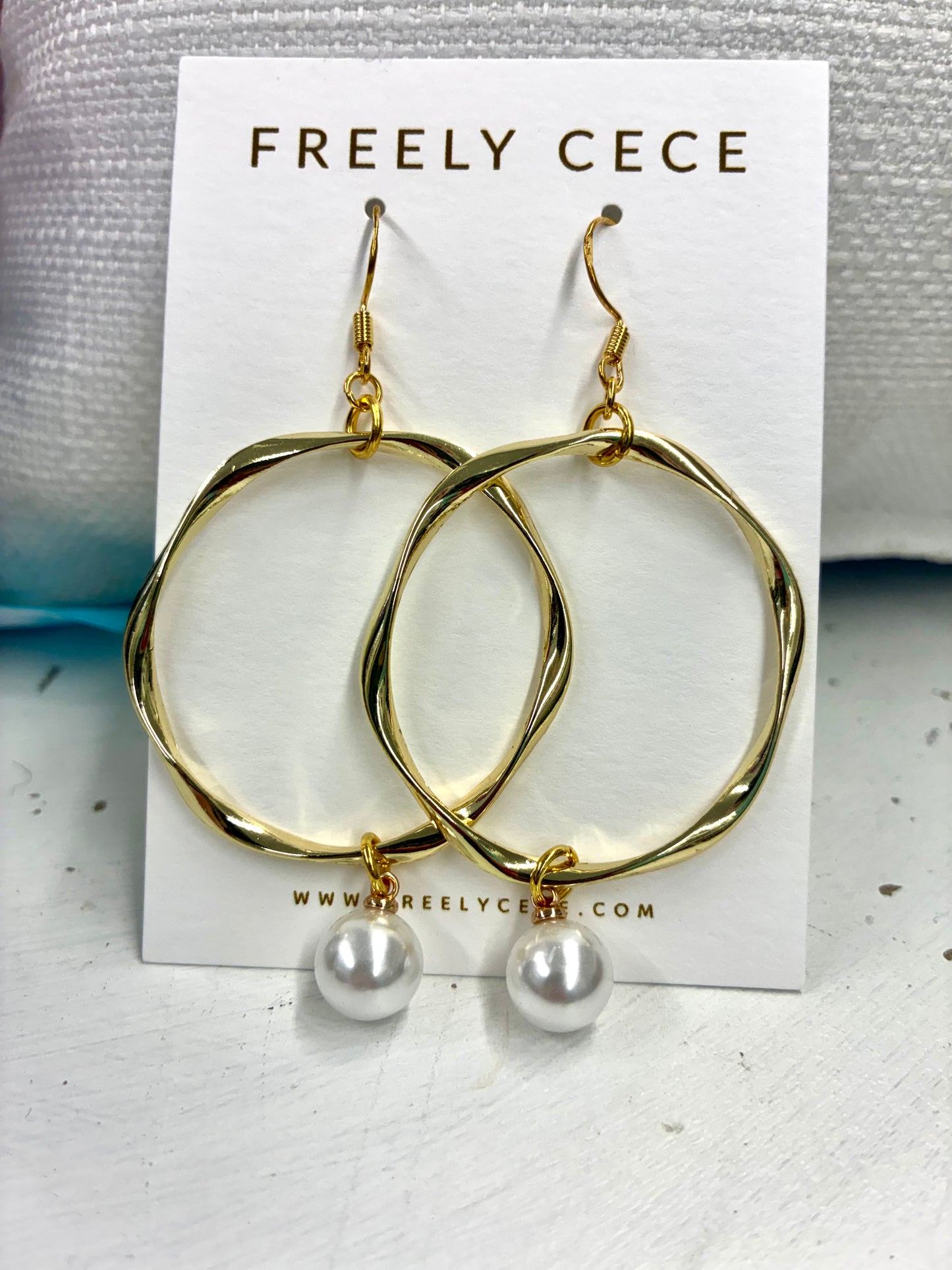 Gold Hoop with Pearl Earrings / Freely Cece