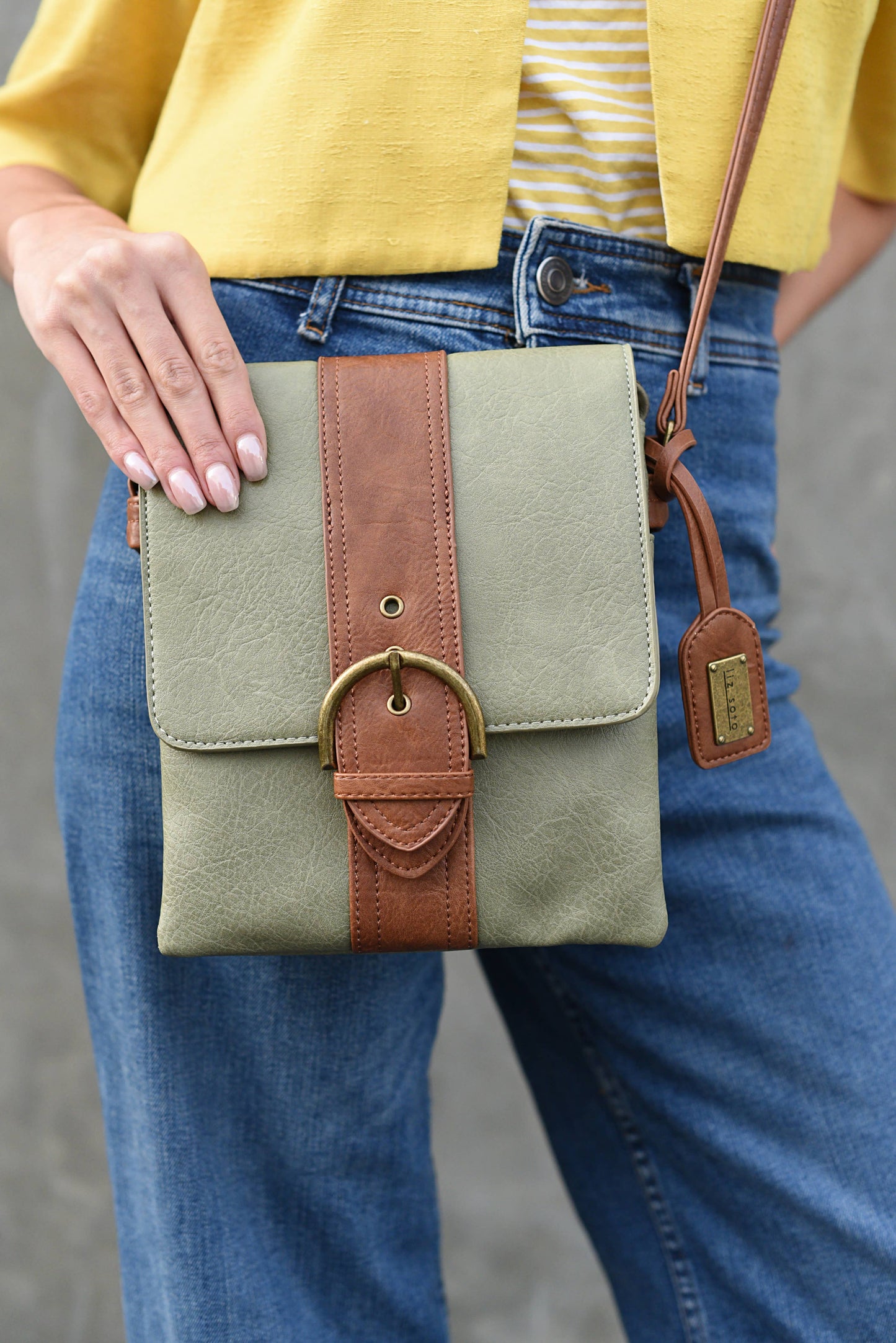 Julia 3325 Cross Body: Brown - Liz Soto