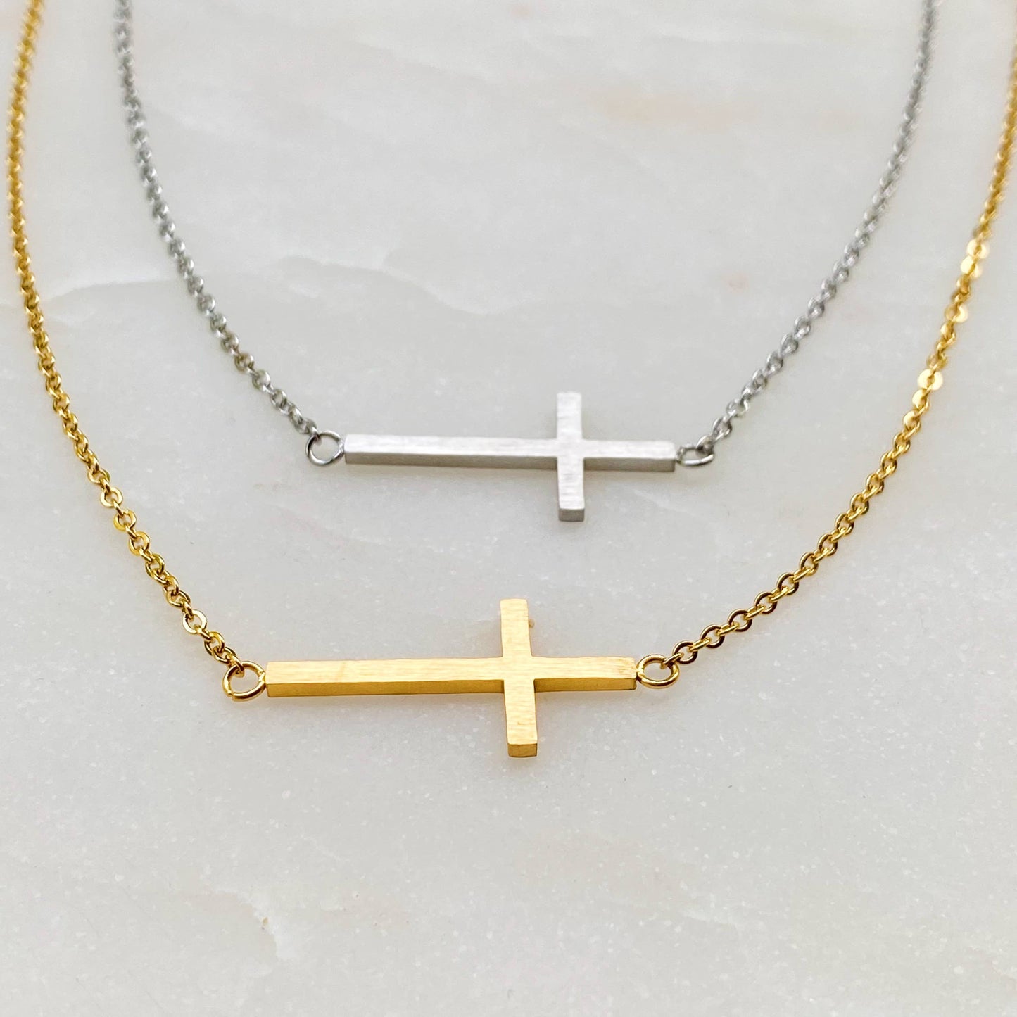 Kayla Cross Necklace: Gold